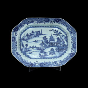 TRAVESSA EM PORCELANA CHINESA OITAVADA